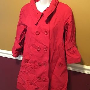 💚3/$25 TCEC s red rain jacket with 3/4 sleeves adorable big red buttons